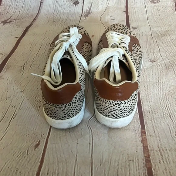 TORRID | Faux Leather Sneaker (WW) | Size 11W - Picture 4 of 9